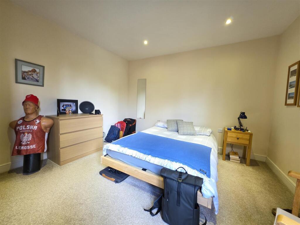 28 Royal Mews, Ashby