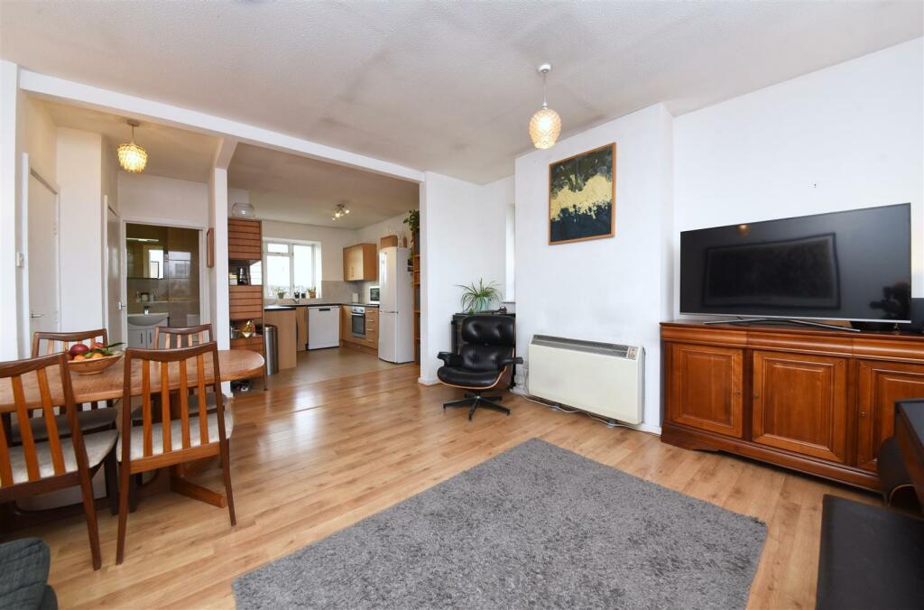12a_Elmfield_House_Pic_9.jpg