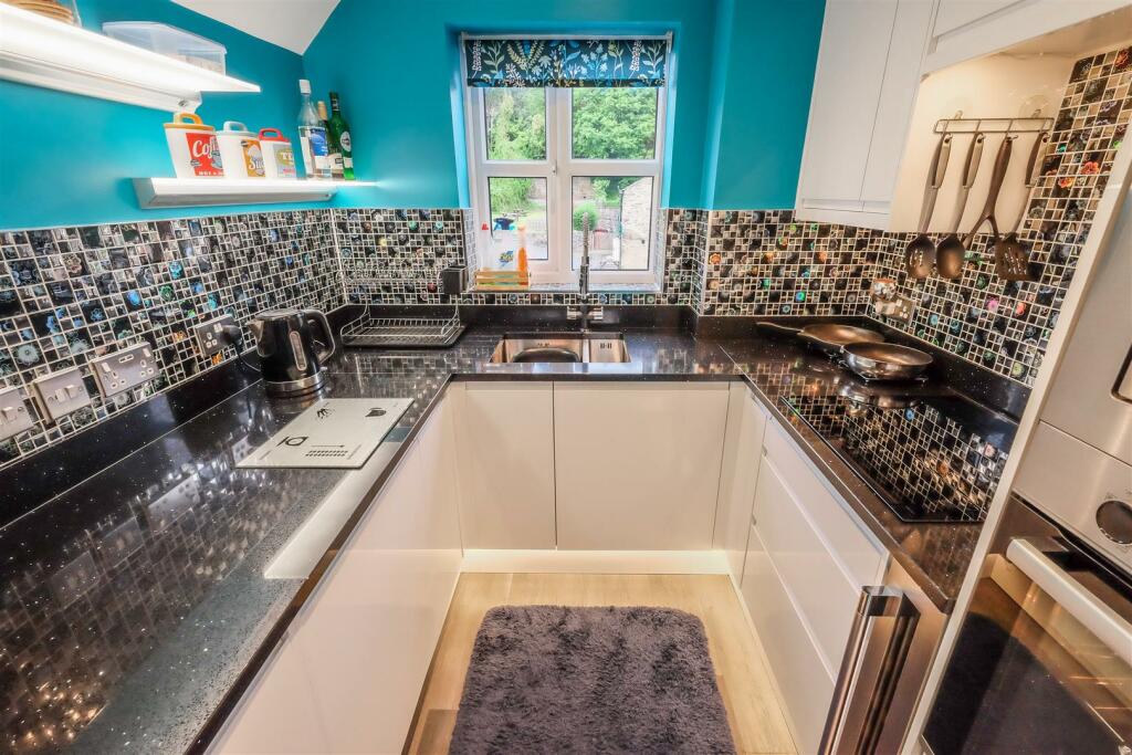 Lounge/ Kitchen