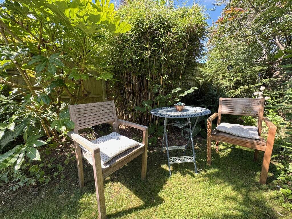 Seating Area Gard...