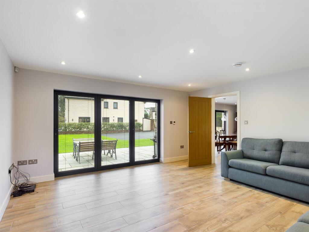 CAM00208P1-PR0170-ST