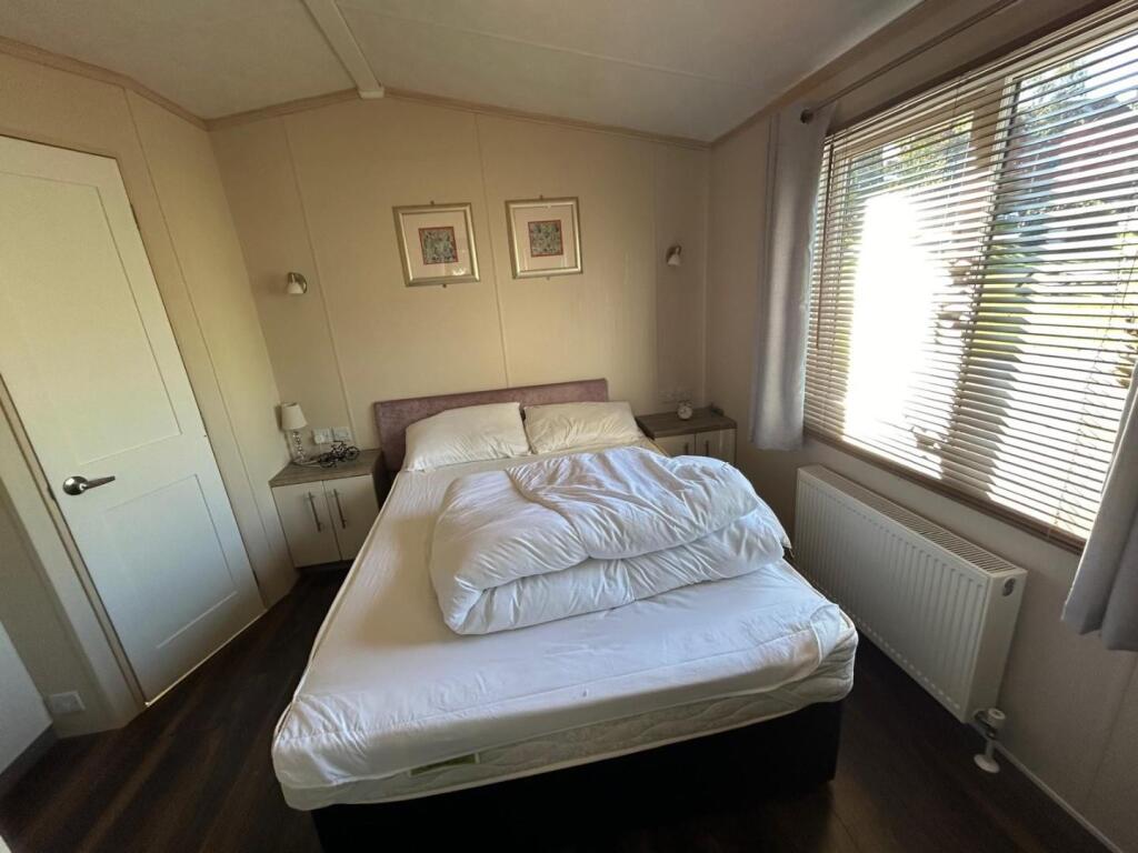 Bedroom 1..jpg