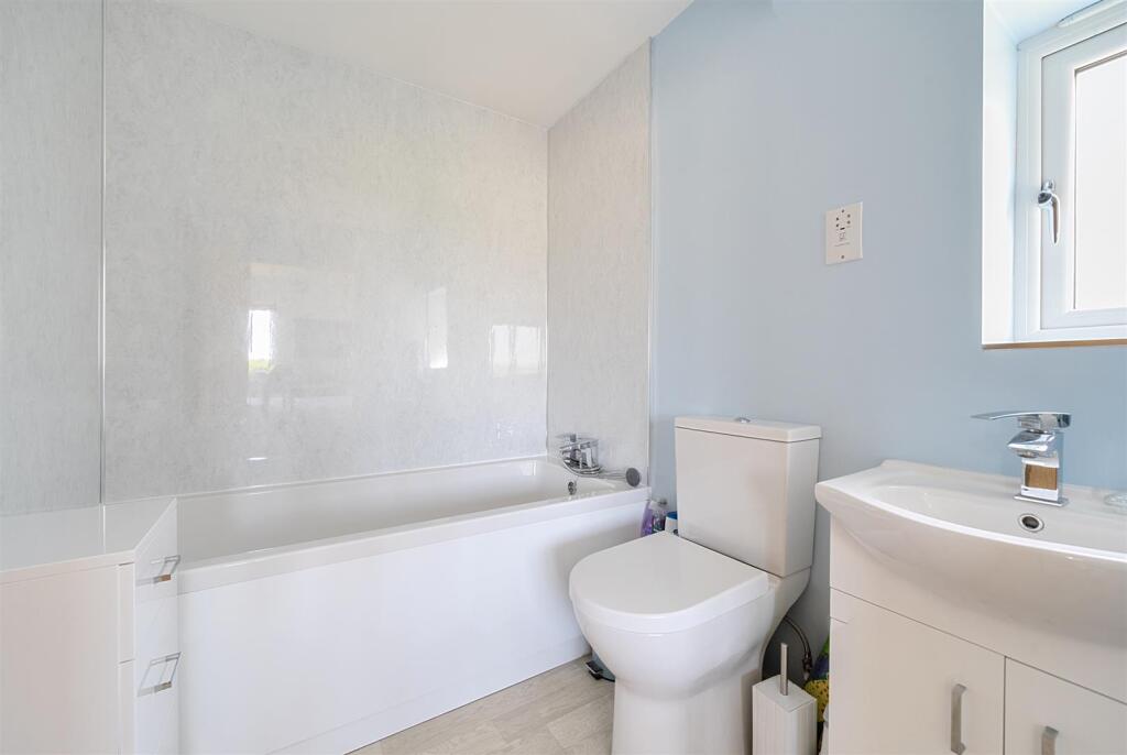 Jack and Jill En-suite