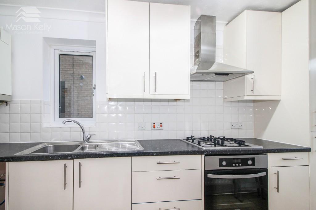 FITTED KITCHEN