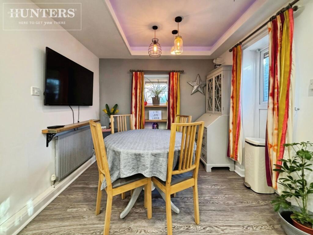 pbox-dining_room-338400.jpeg