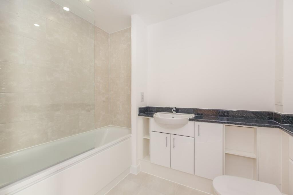 Bathroom Sienna Alto