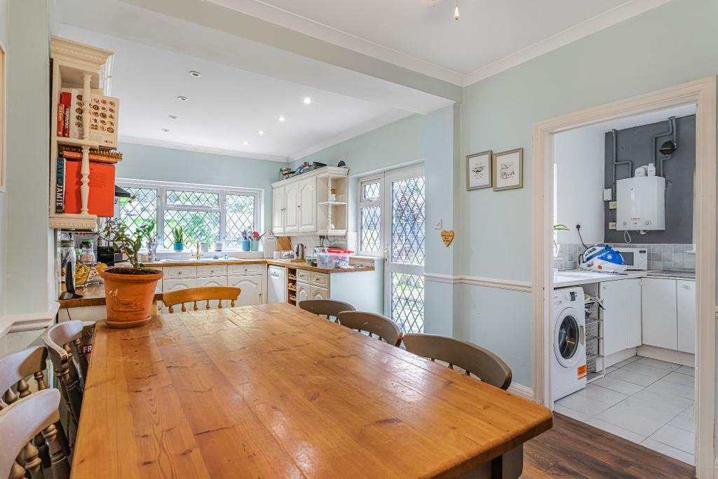 KITCHEN/BREAKFAST ROOM