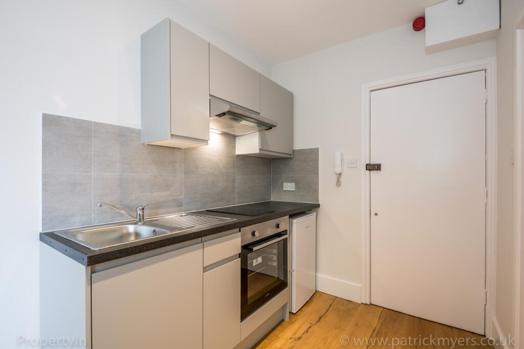 Flat 6, 71 Thurlo...