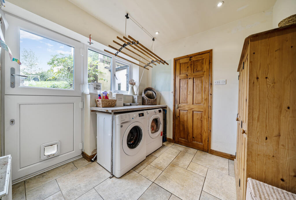 1365497-6-68f786a...