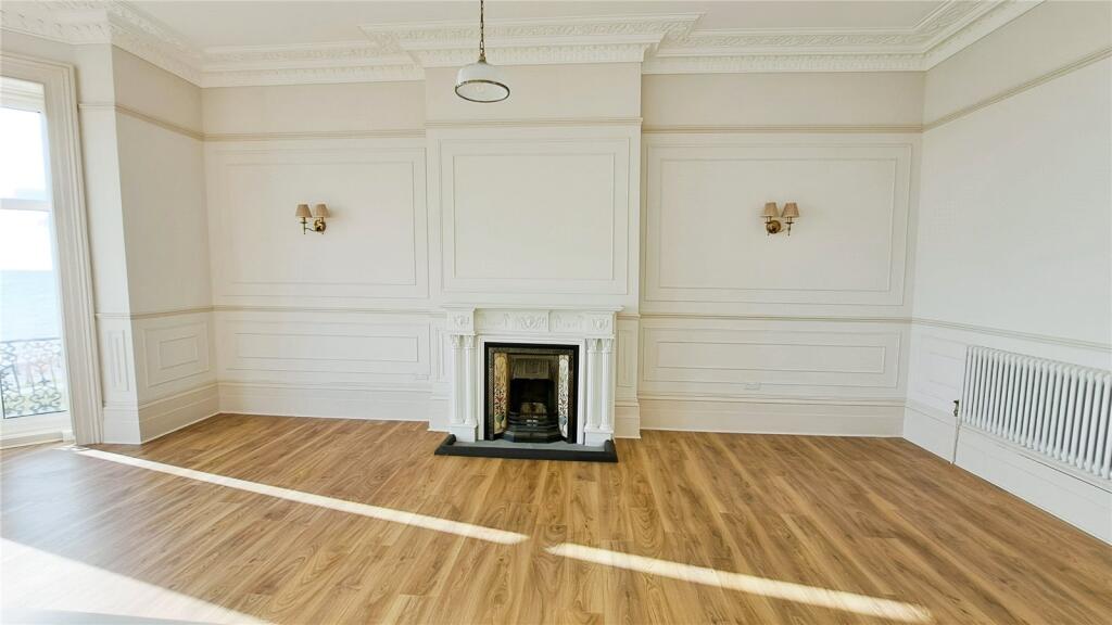 Living Room/Kitchen