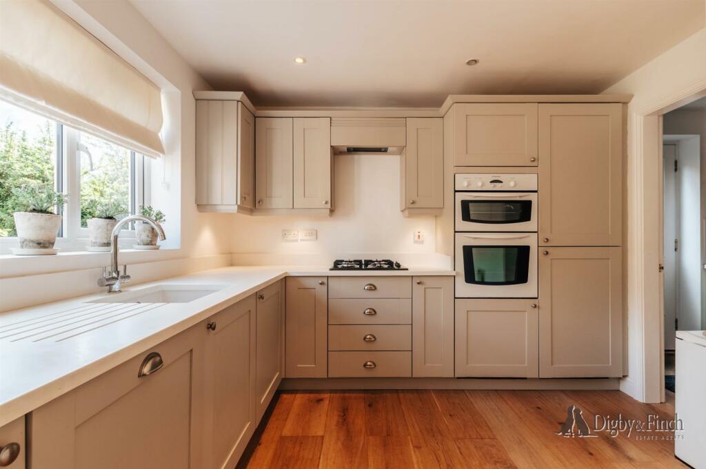 3 Witchley Close -20.jpg