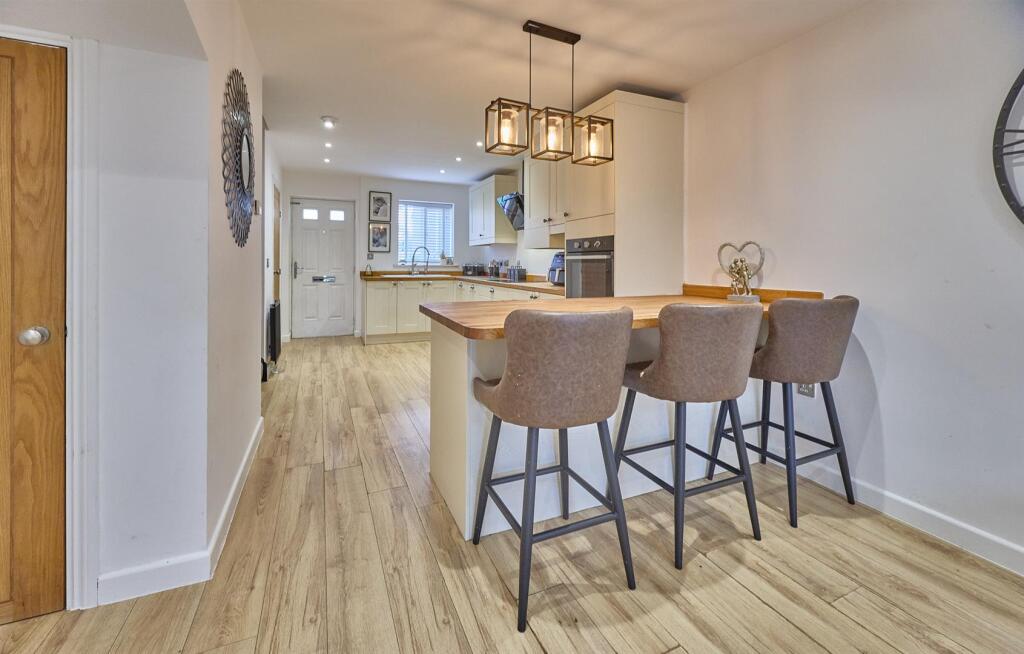 42 Convent Drive SG 4.jpg