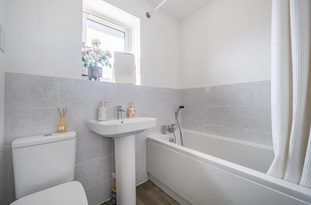 1363027-12-68ecf5...