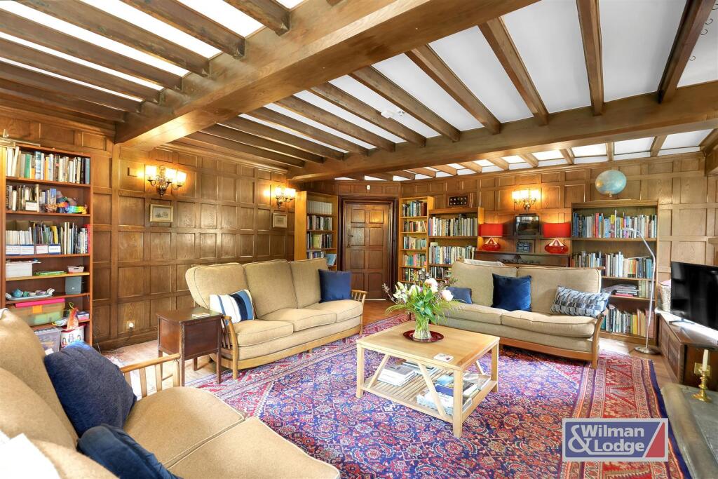 Four Double Bed Character Property in Steeton (19)