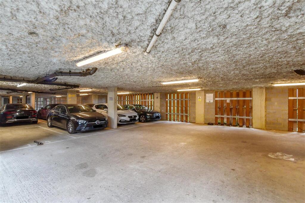Driveway/Parking