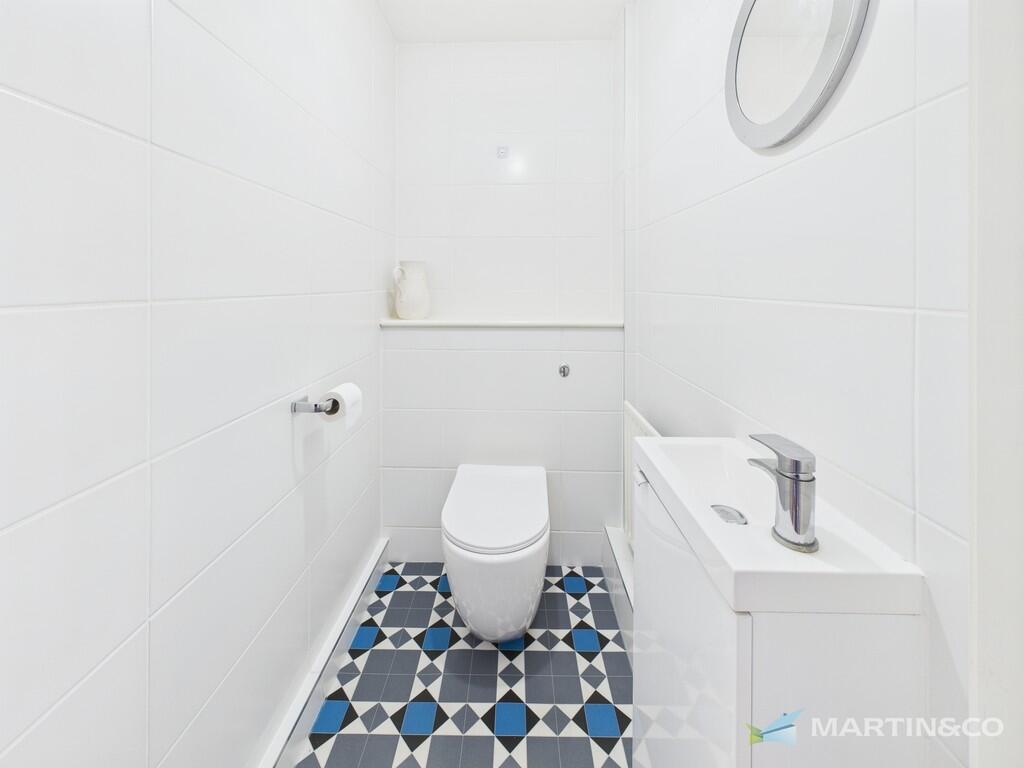 CAM02318G0-PR0483...