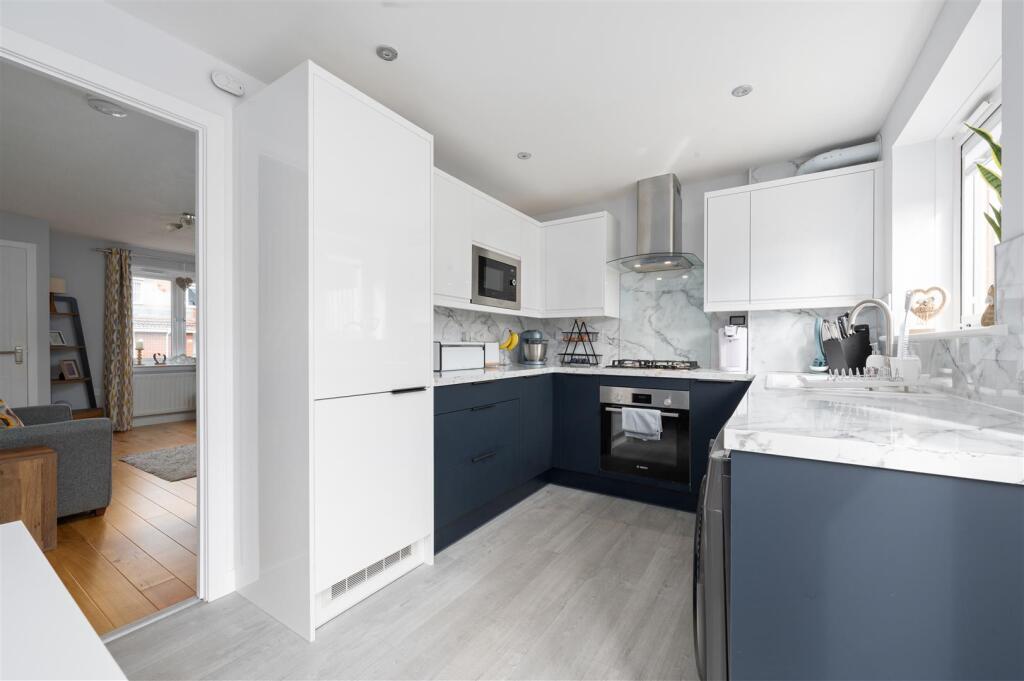 16DundonnellWay012.JPG