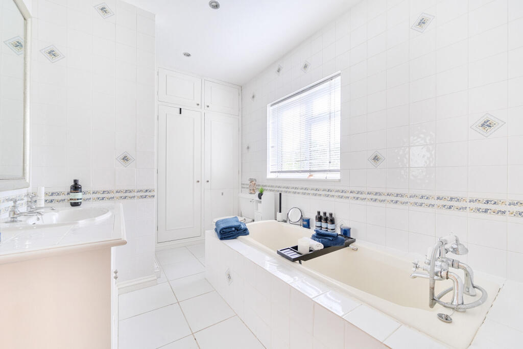 1330086-19-688b71...