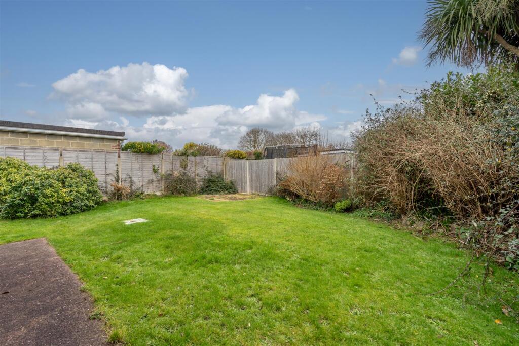 Rear Garden (2).jpg