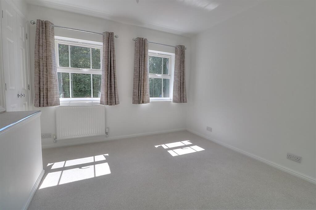 Tristram Close 31 Bed 1.jpg