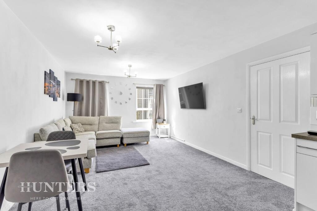 Open plan lounge kitchen diner