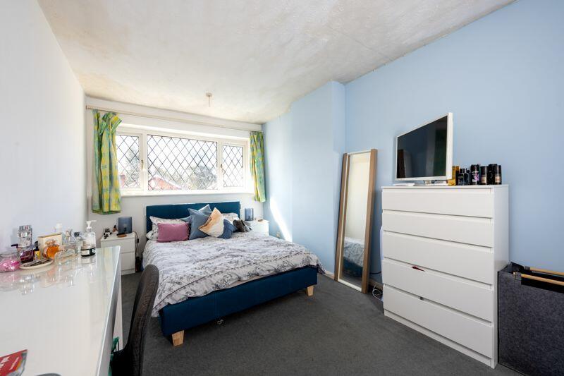 BEDROOM NO. 1 (REAR)