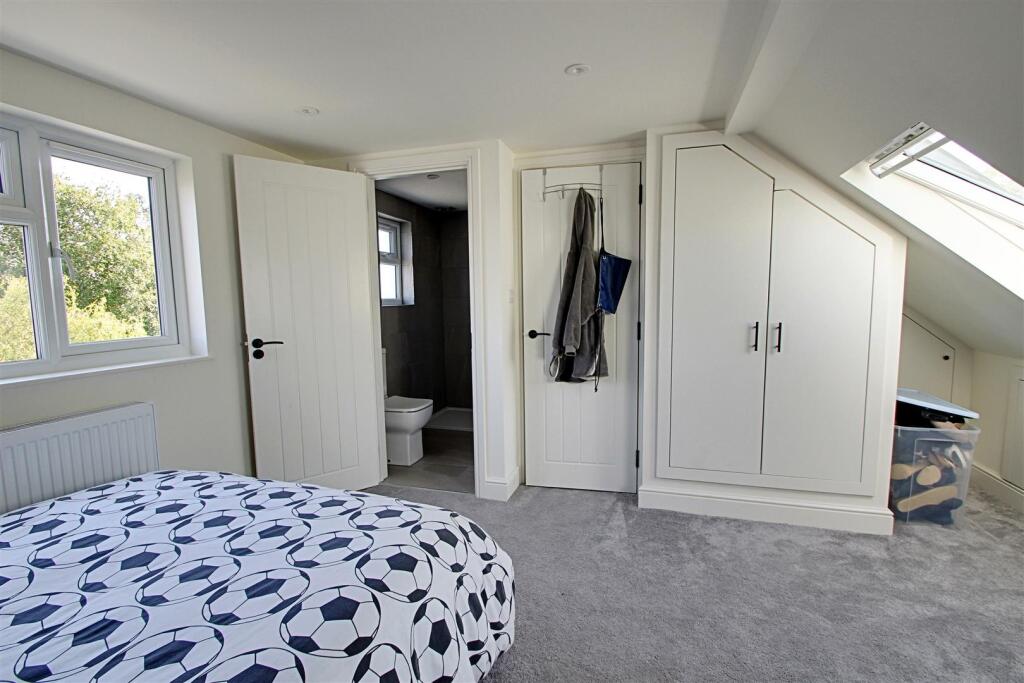Main Bedroom 1.jpg