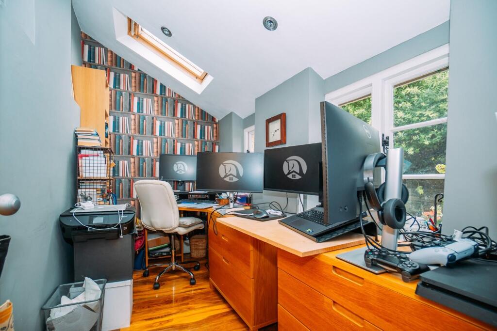 33 Southgate Street [Study].jpg