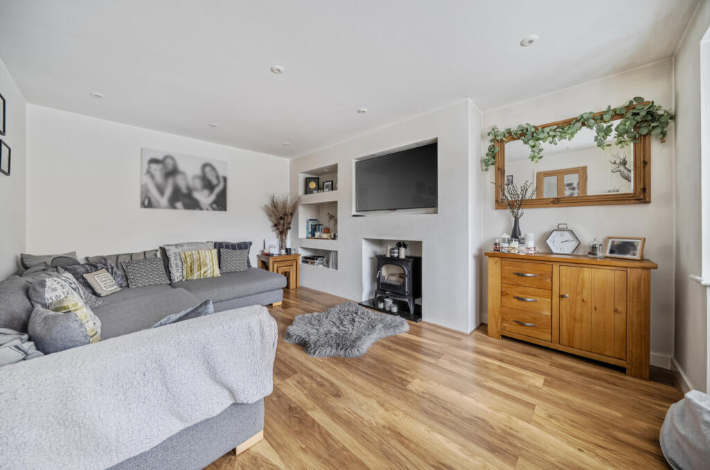 1376409-17-692481...