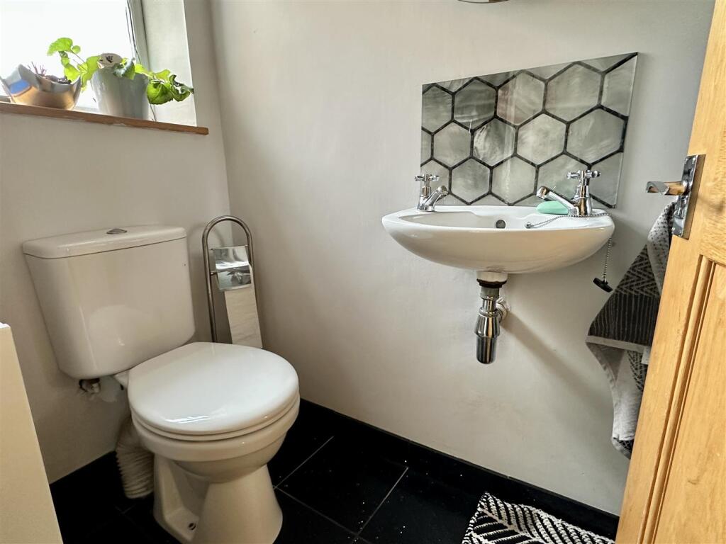 downstairs wc