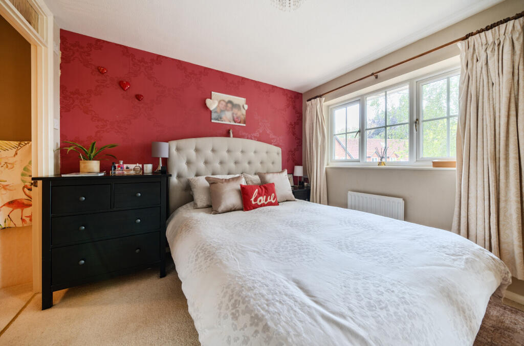 1305384-1-6847362...