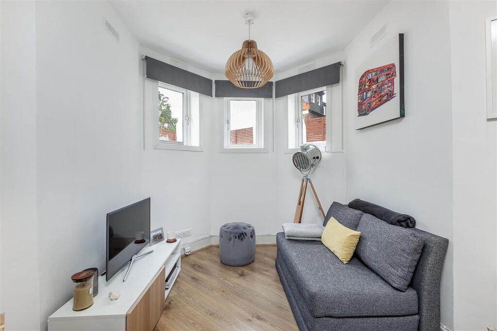 17037_james_anderson___flat_2_18_oakhill_road___3.
