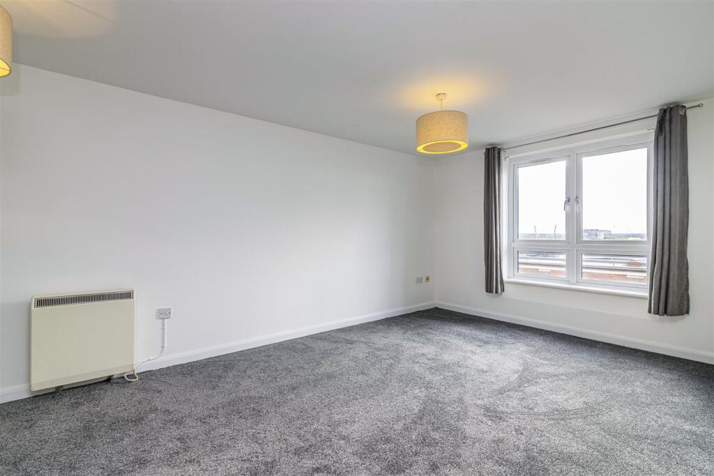 24TrivettSquare-5.jpg