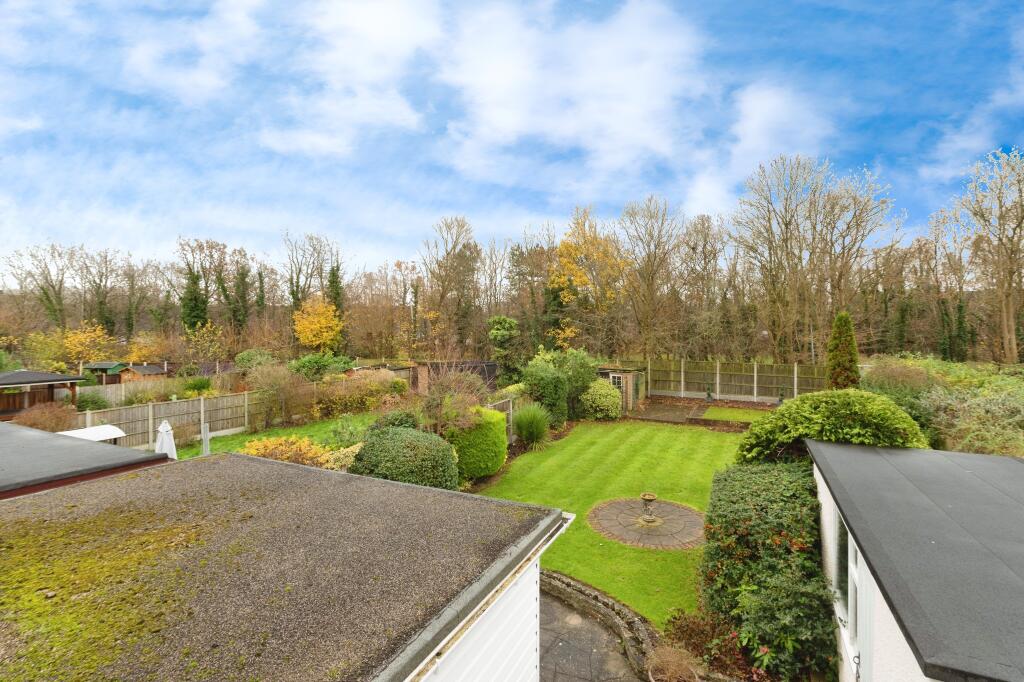 28victoriaroadlaindonbasildonss156aw-24