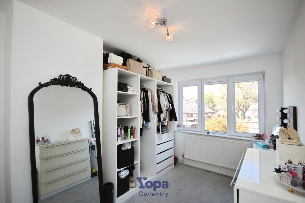 F9e44f69-Bedroom 202.JPG
