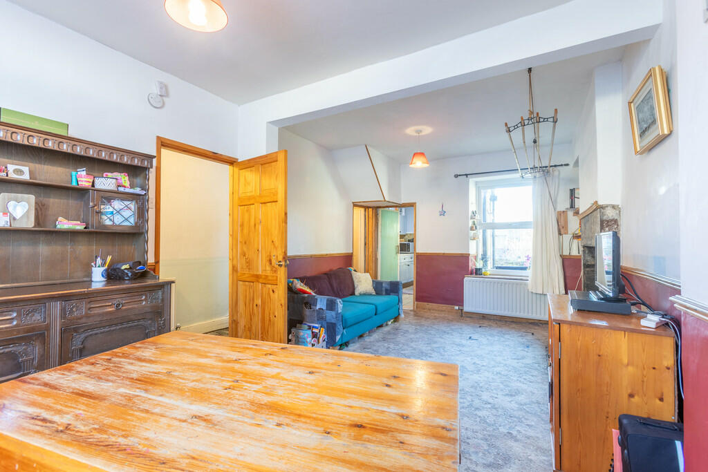 Living/Dining Roo...