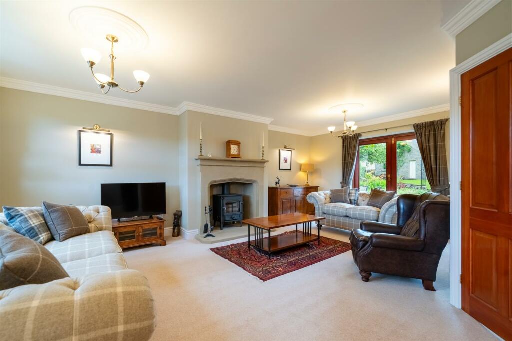 Living Room.jpg