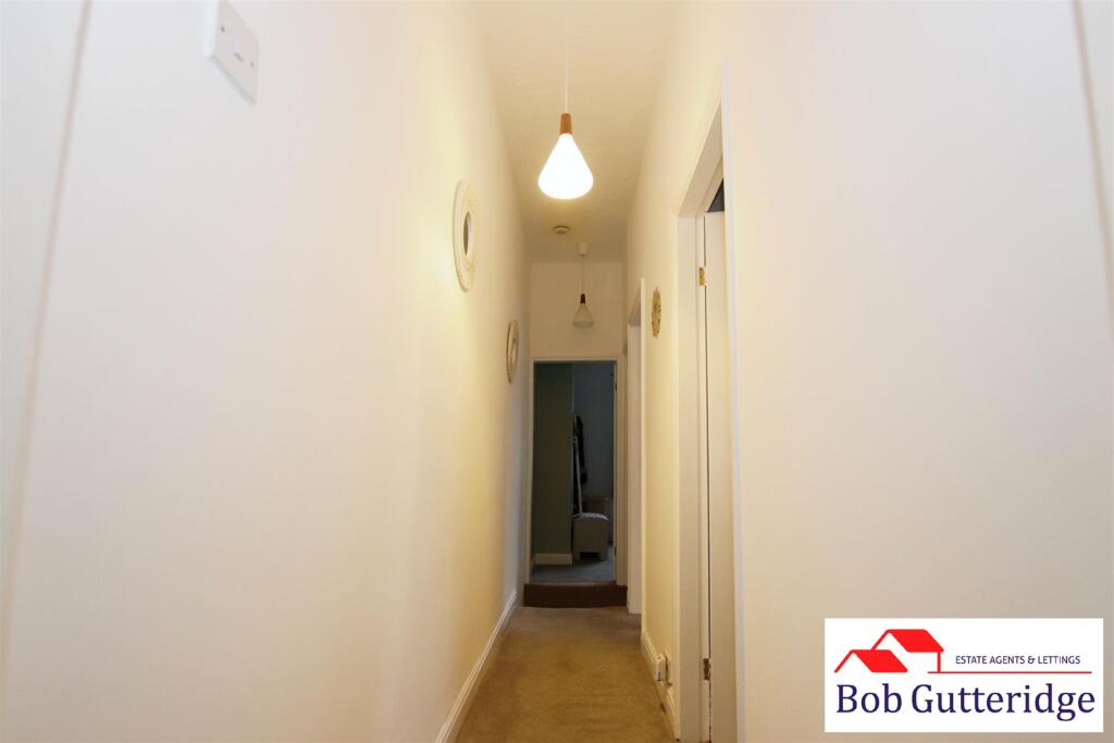 FIRST FLOOR LANDING