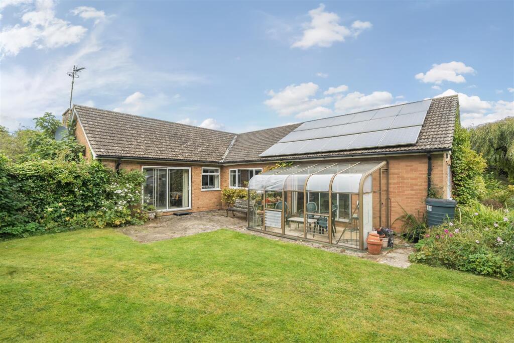 39 High Street, Whittlebury