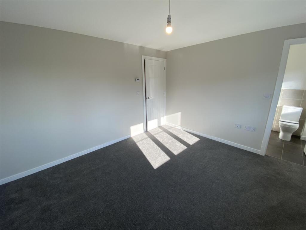 Bedroom 1.jpeg