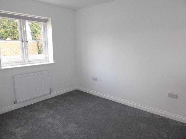 5ParkRdIrthBedroom2