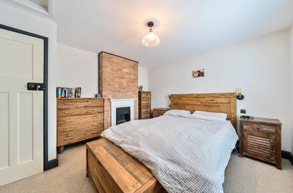 1294097-9-682f32f...