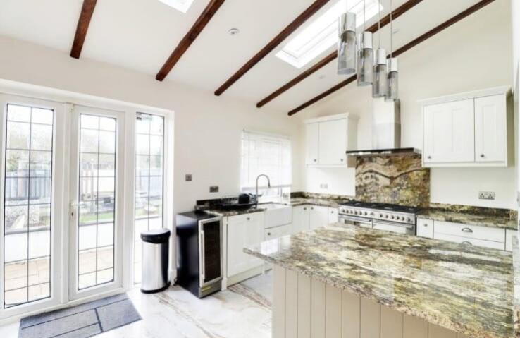 4040900f-89c7-4cab-91da-88e7f3262575