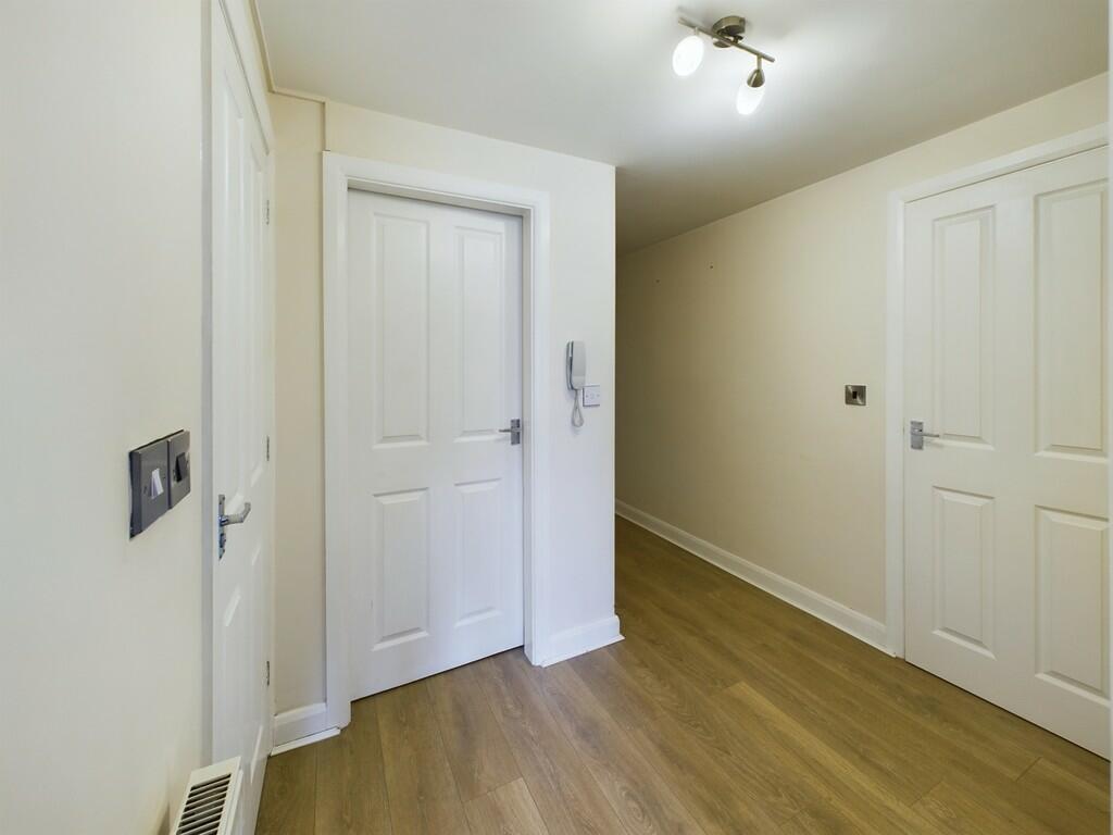 CAM02854G0-PR0116...