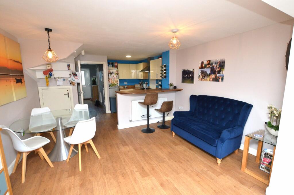 Kitchen/Dining