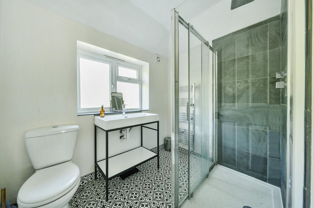 11-6814ad6fac8eb-...