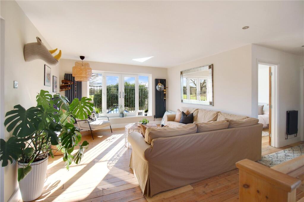 Upstairs Lounge