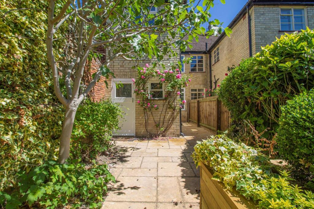 60 Guildhall Street, BSE [Garden] 02.jpg