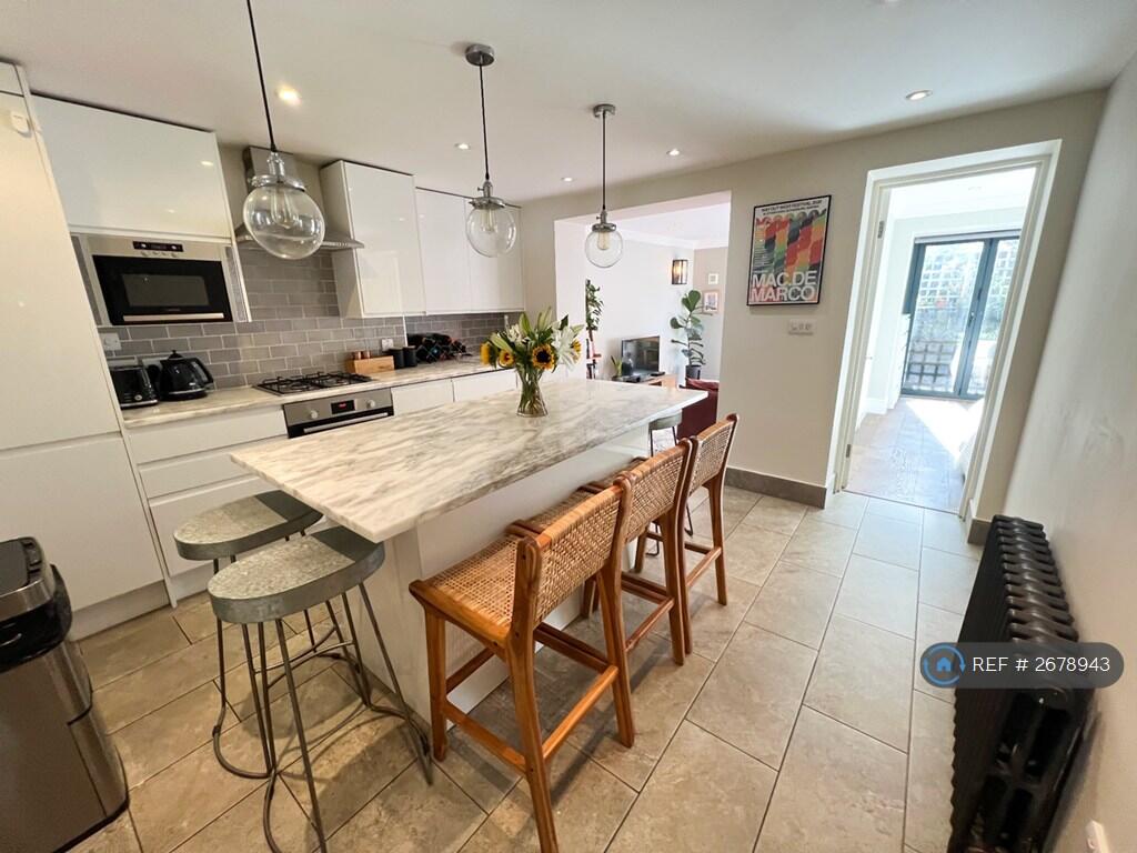 Kitchen/Dining