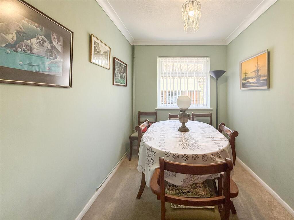 dining room/ bedroom